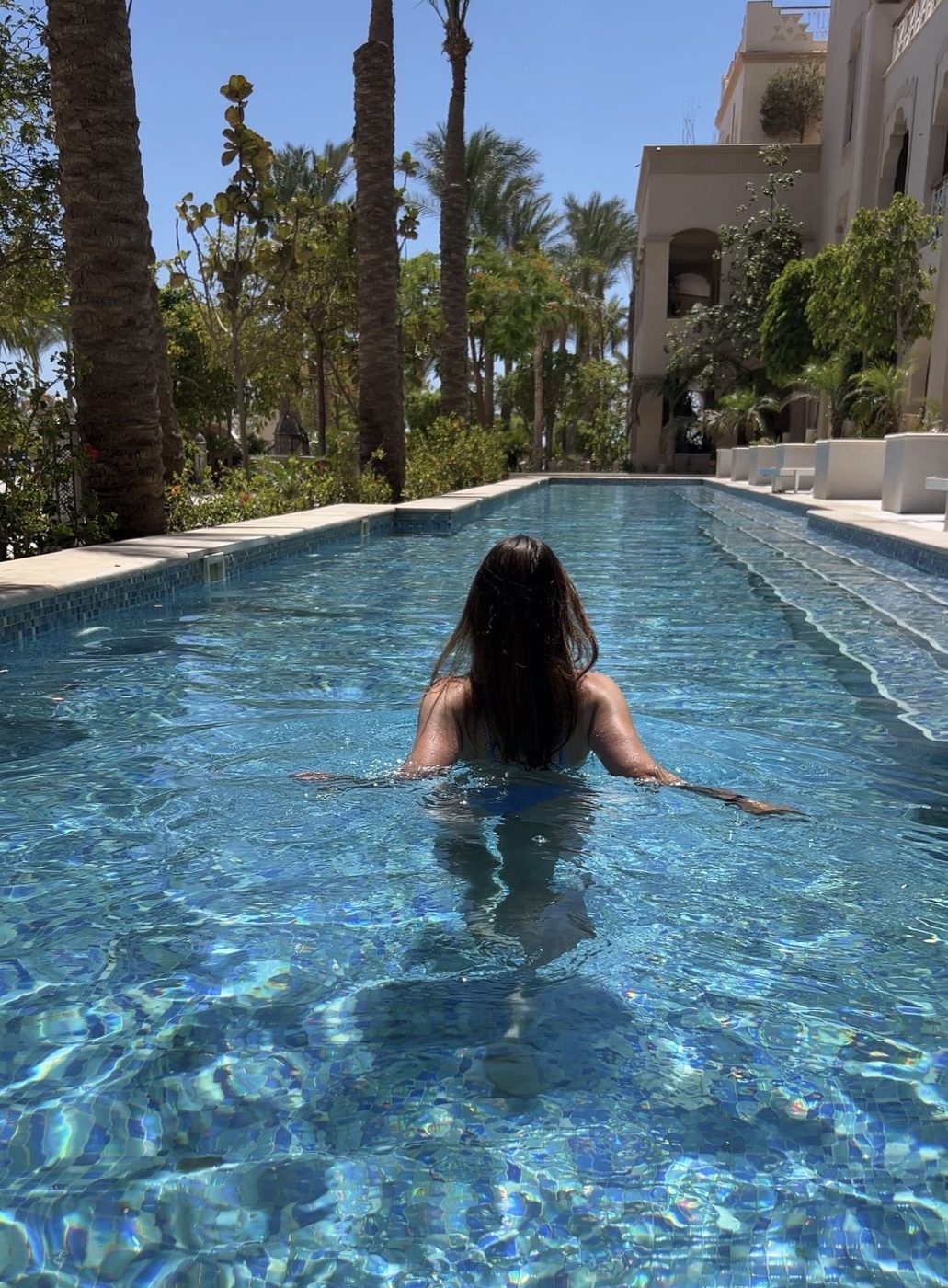 A guest at a resort, filmed on site.
